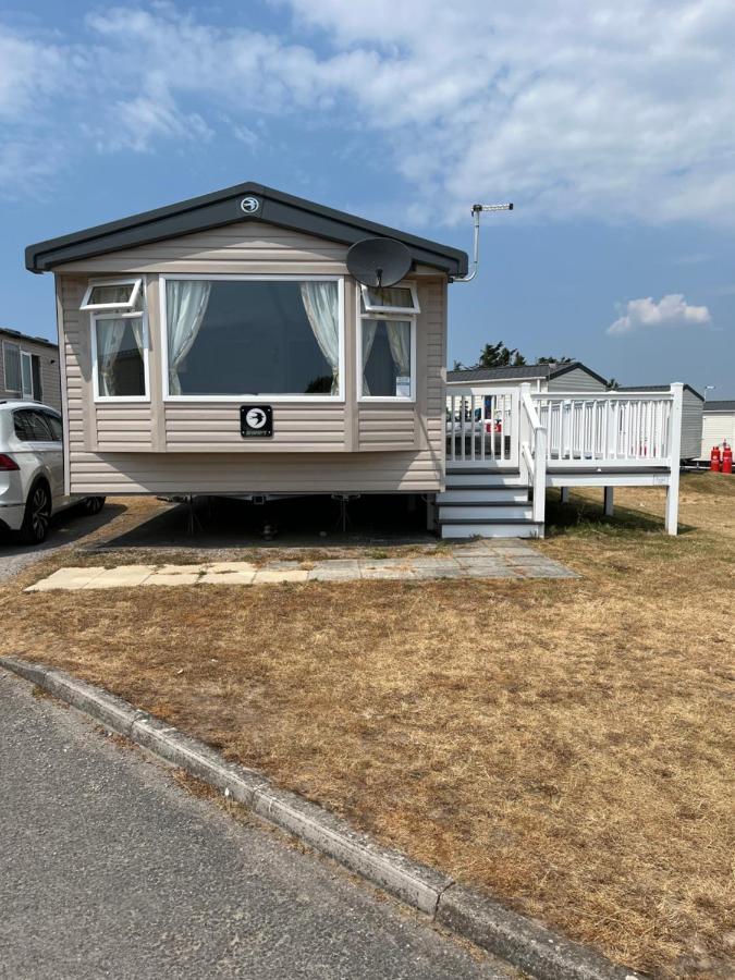 Beautiful Caravan In Trecco Bay! 74 Sycomore Брідженд Екстер'єр фото